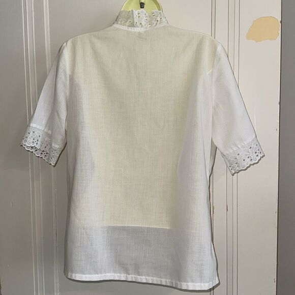 Vintage late 60s/early 70s White Lace Trim Short Sleeve Shirt - Picture 6 of 7